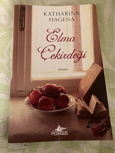 Katherina Hagena - Elma Çekirdeği