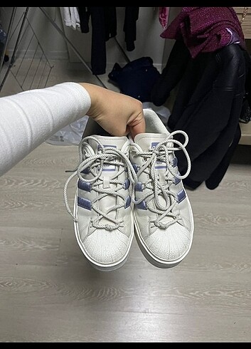39 Beden beyaz Renk Adidas ayakkabi