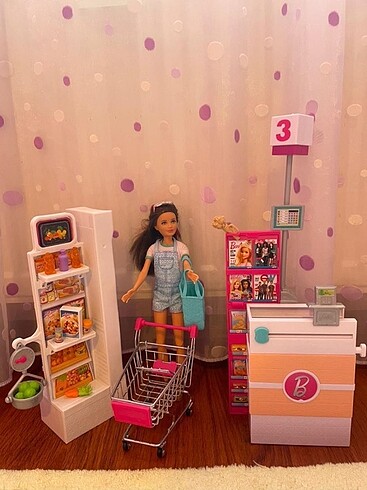 Barbie Süpermarket alışverişinde