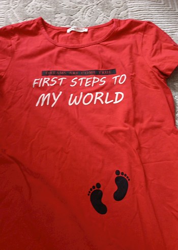 Kısa Kollu Kırmızı Baskılı Hamile Tişörtü - Görsel 2