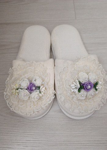 Dantel Detaylı Beyaz Kadın Terlik - Görsel 2