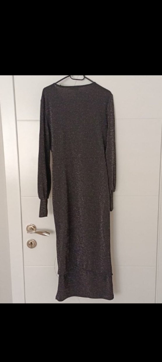 Gri V Yakalı Pilili Uzun Kollu Elbise - Görsel 2