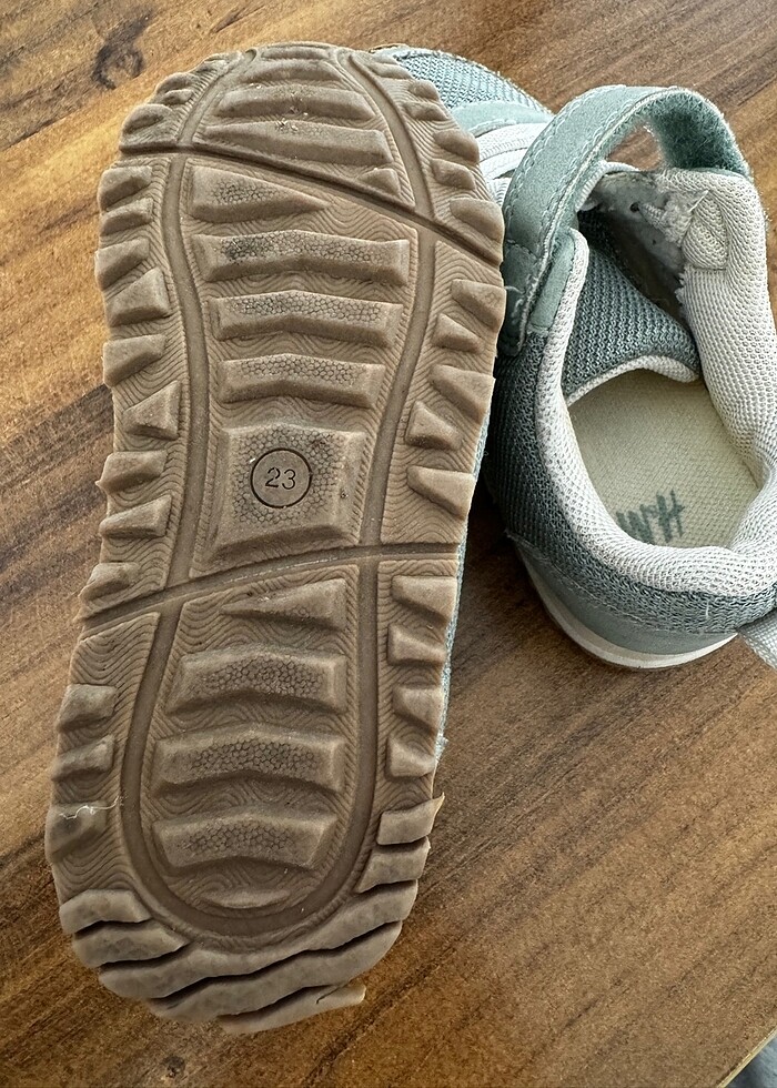 H&M çocuk spor ayakkabı 23 numara - Görsel 2