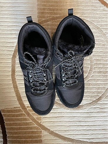 skechers bot