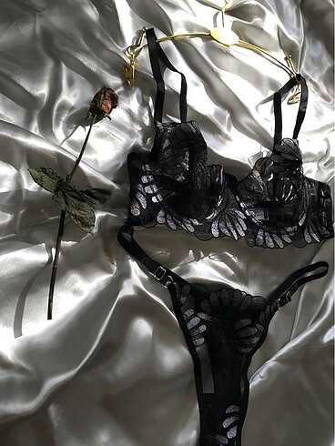 Diğer Black lily bralette