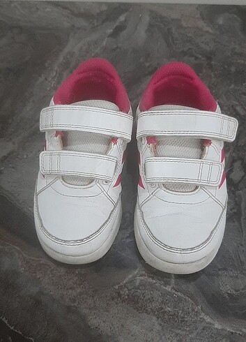 26 Beden 26 numara adidas kiz cocuk ayakkabi