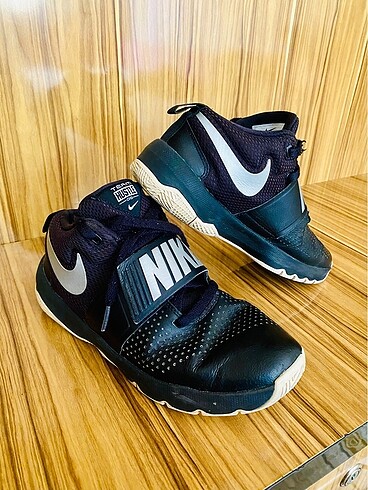 Nike Team Hustle 08 Basketbol ayakkabısı