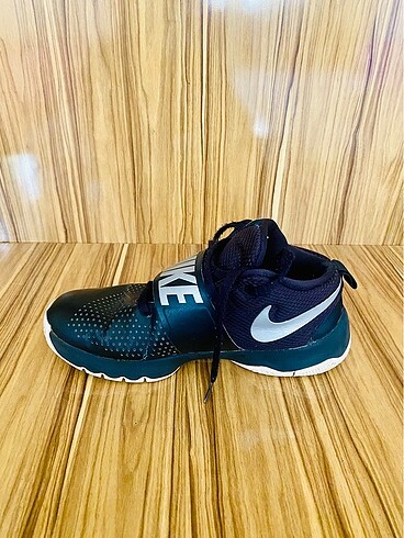 39 Beden Nike Team Hustle 08 Basketbol ayakkabısı