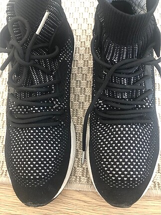 42 Beden siyah Renk Orijinal Zara spor ayakkabı