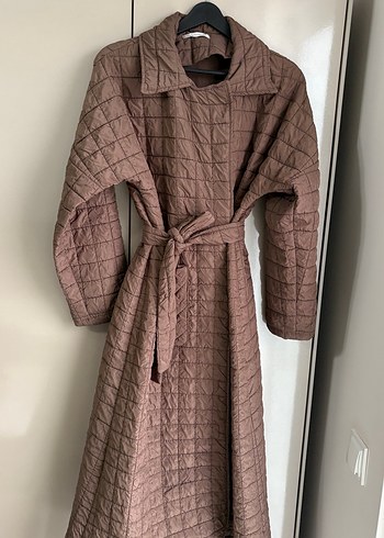 Kemerli Uzun Kadın kapitone Kaban - Görsel 2