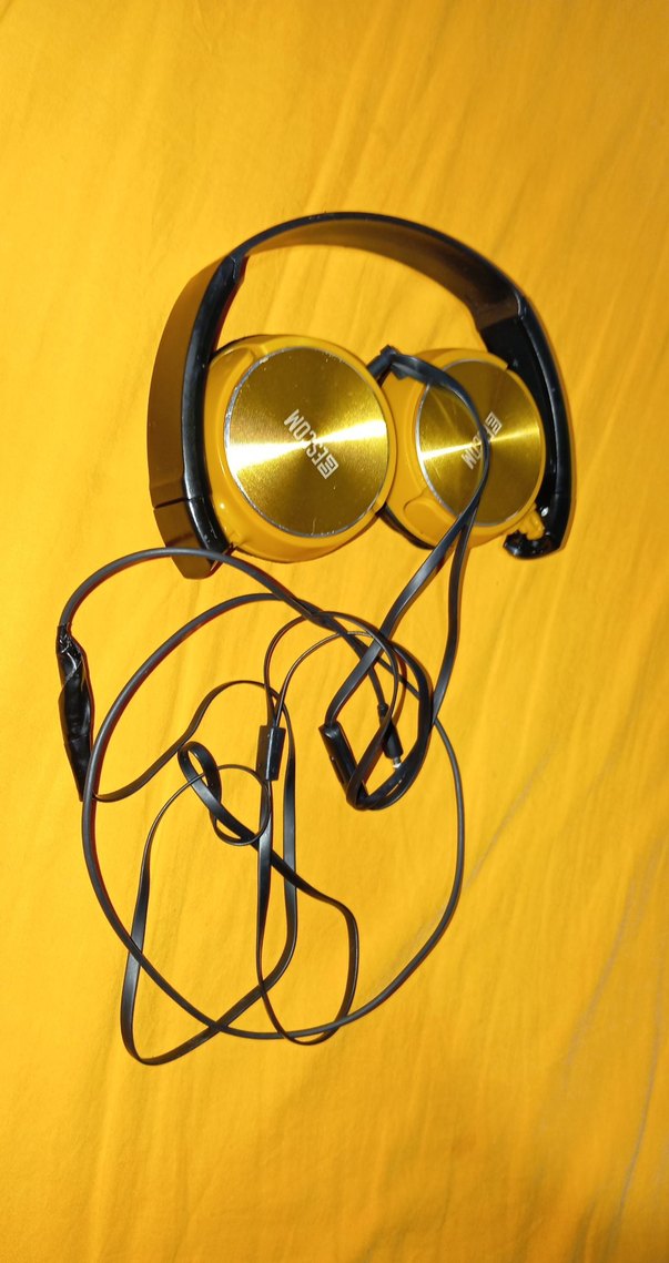 Altın Renkli Kablolu Kulaklık - Görsel 3