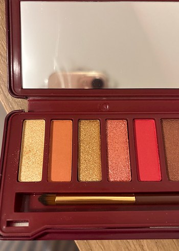 LYKD Scarlet Luster Göz Farı Paleti - Görsel 4