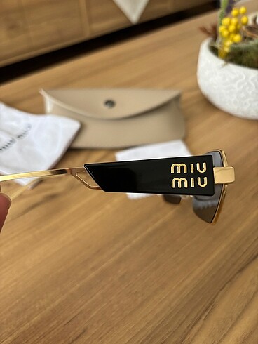 Beden siyah Renk Miu miu güneş gözlüğü