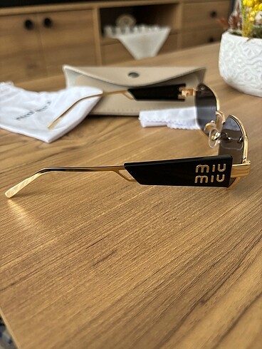 Beden Miu miu güneş gözlüğü