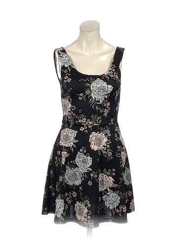 PreLoved Kısa Elbise %70 İndirimli.