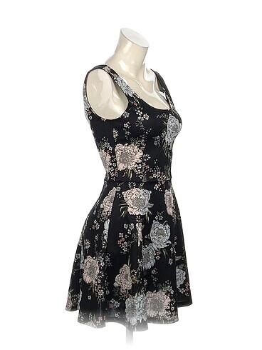 Vintage Love PreLoved Kısa Elbise %70 İndirimli.