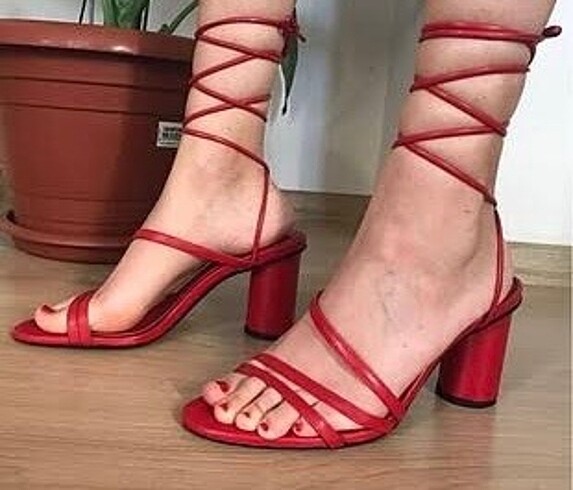 38 Beden kırmızı Renk Bershka ipli topuklu ayakkabı