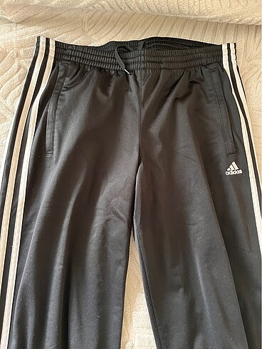 m Beden Adidas Eşofman
