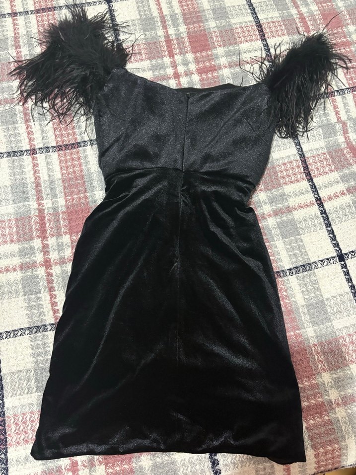 Tüylü Siyah Kısa Elbise - Görsel 3