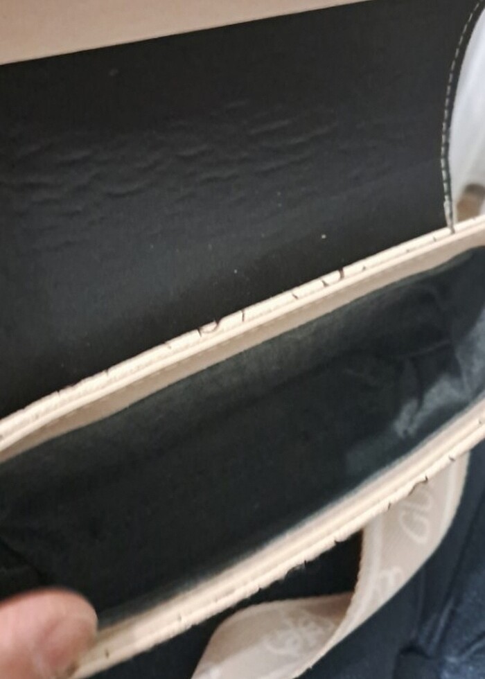 Guess  çanta orijinal deil - Görsel 3