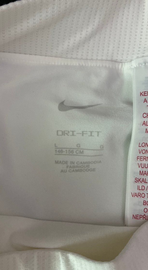 Beyaz Nike Mini Spor Şort - Görsel 2