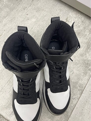 36 Beden Derimod sneaker