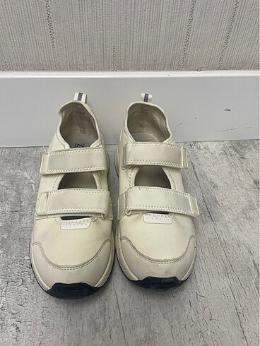 ZARA sandalet