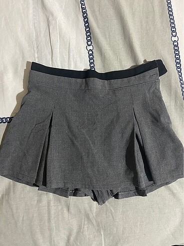 Bershka Bershka model pileli gri şort etek