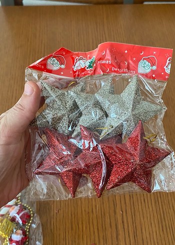 Renkli Yılbaşı Süsleri ve Yıldızlar - Görsel 3