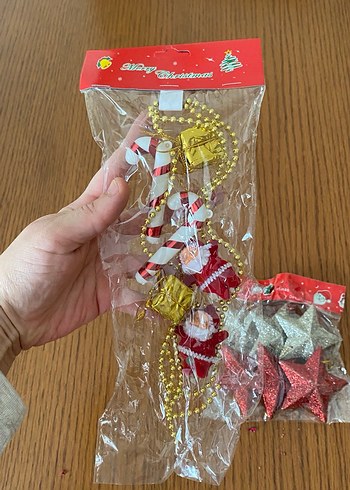 Renkli Yılbaşı Süsleri ve Yıldızlar - Görsel 2