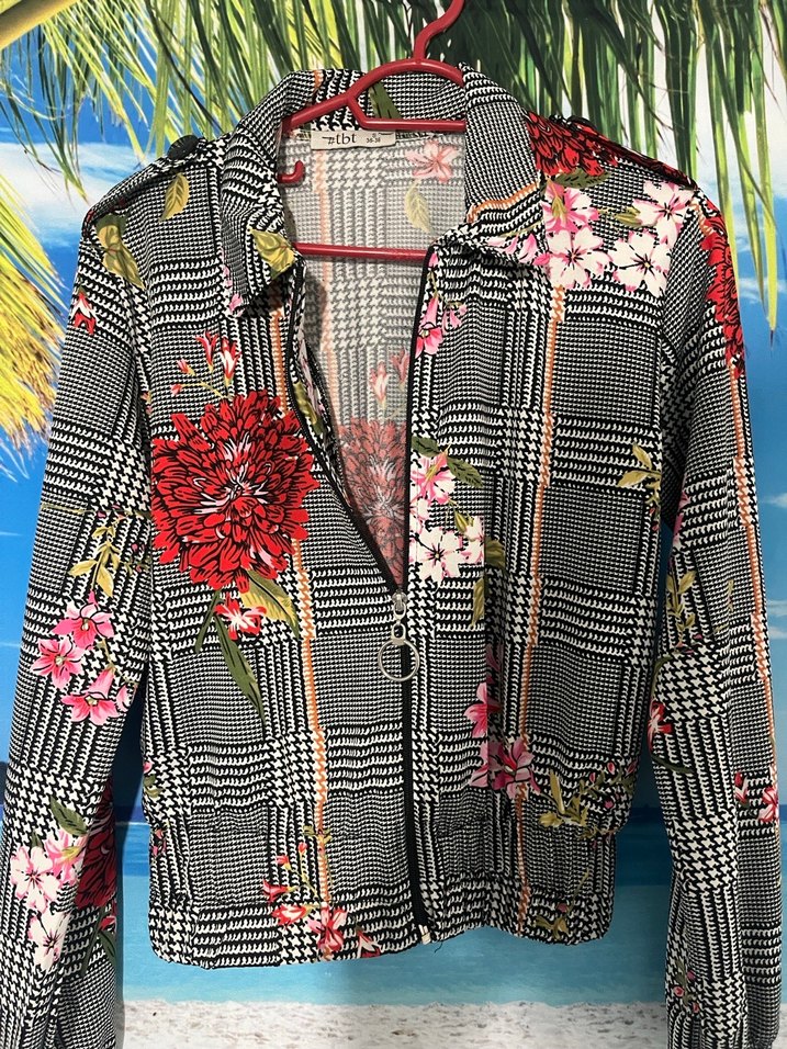 Çiçekli Desenli Kadın Mini Ceket - Görsel 3