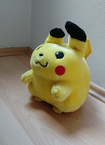 Pikachu peluş pilli oyuncak