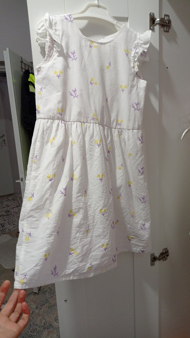 Beyaz baskılı çiçekli kız çocuk 9-10 yaş - Görsel 2