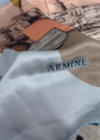 Armine hepsi çok kaliteli marka eşarplar