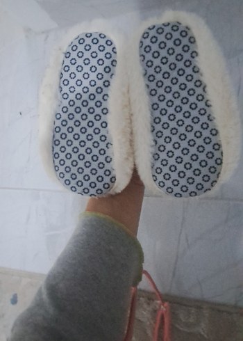 Kız Çocuk Beyaz Nakışlı Sıcak Ev Terliği - Görsel 2