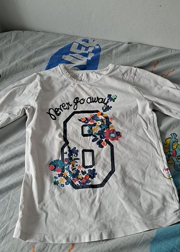 Çiçek Baskılı Beyaz Uzun Kollu Kız Tişörtü - Görsel 2