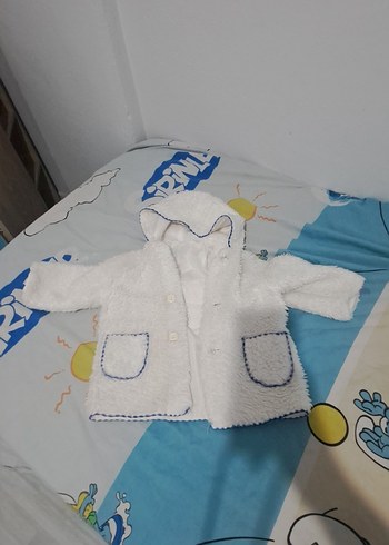 Kapüşonlu Beyaz Kürk Detaylı Erkek Çocuk Kabanı - Görsel 2