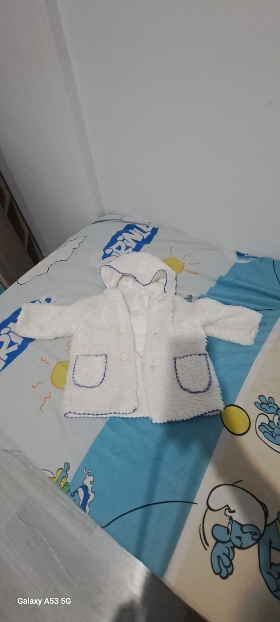 Kapüşonlu Beyaz Kürk Detaylı Erkek Çocuk Kabanı - Görsel 2