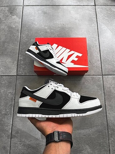 Nike Dunk Sb Premium Quality TIGHTBOOTH White Black