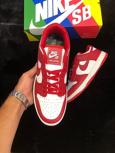 42 Beden Nike Dunk Low Kırmızı