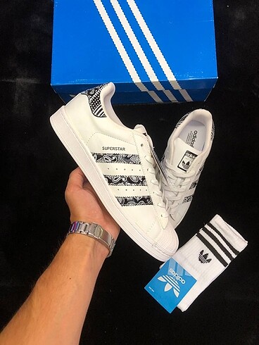 42 Beden beyaz Renk Adidas Süperstar