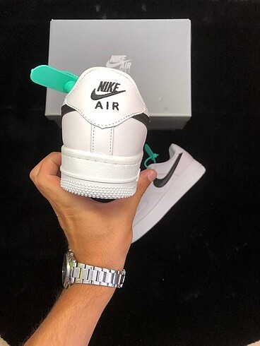 44 Beden beyaz Renk Air Force 1 Siyah Beyaz