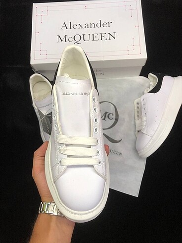 Alexander McQueen Alexander McQUEEN