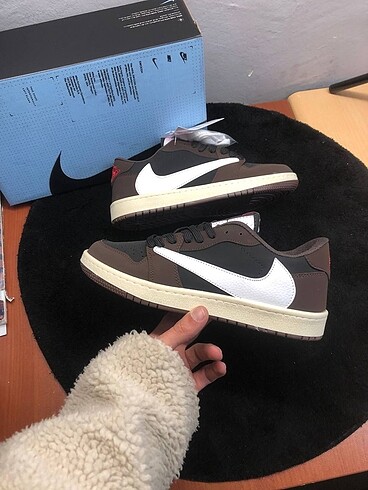 Nike Nike Jordan Travis Scott Low Mocha