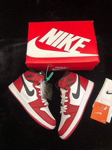 40 Beden Nike Air Jordan Mid Chicago Red