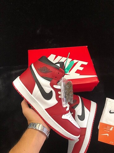 40 Beden kırmızı Renk Nike Air Jordan Mid Chicago Red