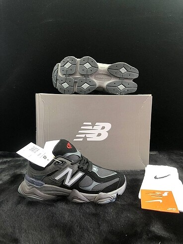 39 Beden New Balance 9060 Black Grey
