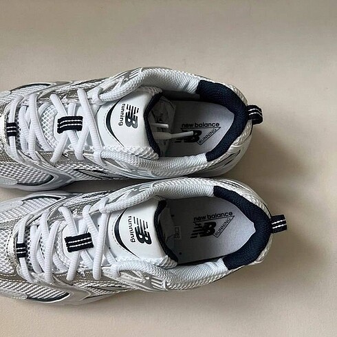 39 Beden beyaz Renk New Balance 530