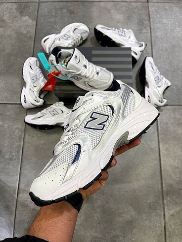 39 Beden beyaz Renk New Balance 530