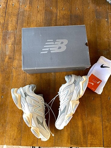 New Balance 9060 grey Matter